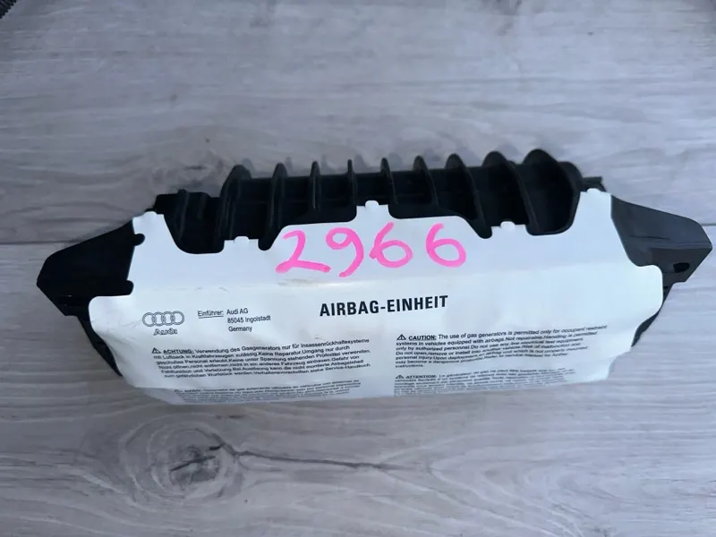 Подушка безопасности пассажира audi a4 B8 2.0 CDNC 2011 (б/у)