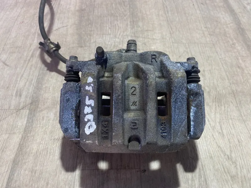 Суппорт тормозной honda accord 8 K24A 2011 перед. прав. (б/у)