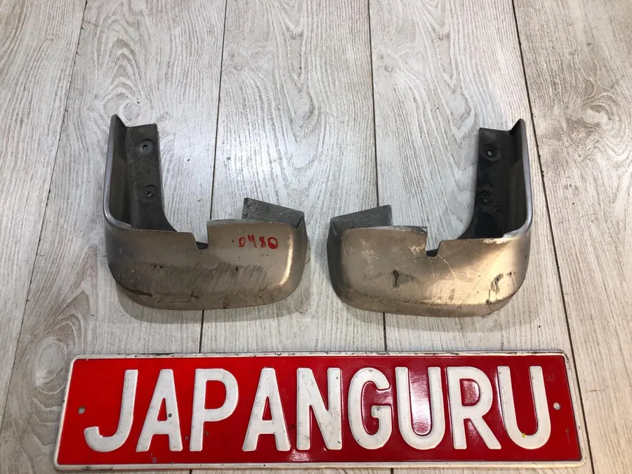 Брызговик honda civic 4d 8 R18 2008 перед. (б/у)