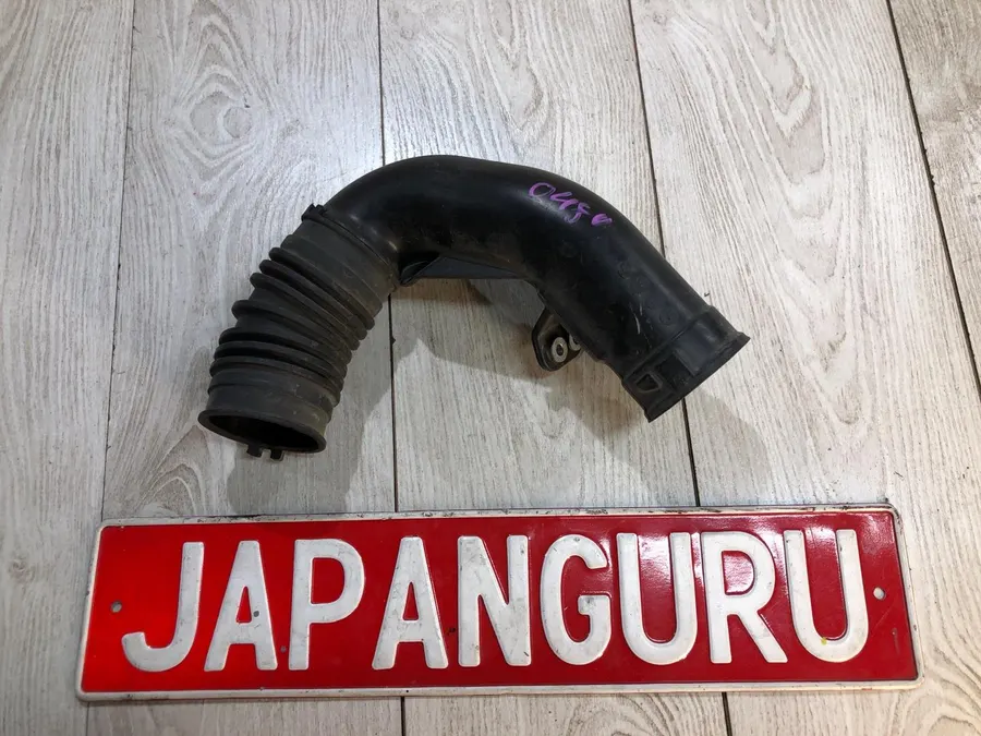 Патрубок воздушного фильтра honda civic 4d 8 R18 2008 (б/у)