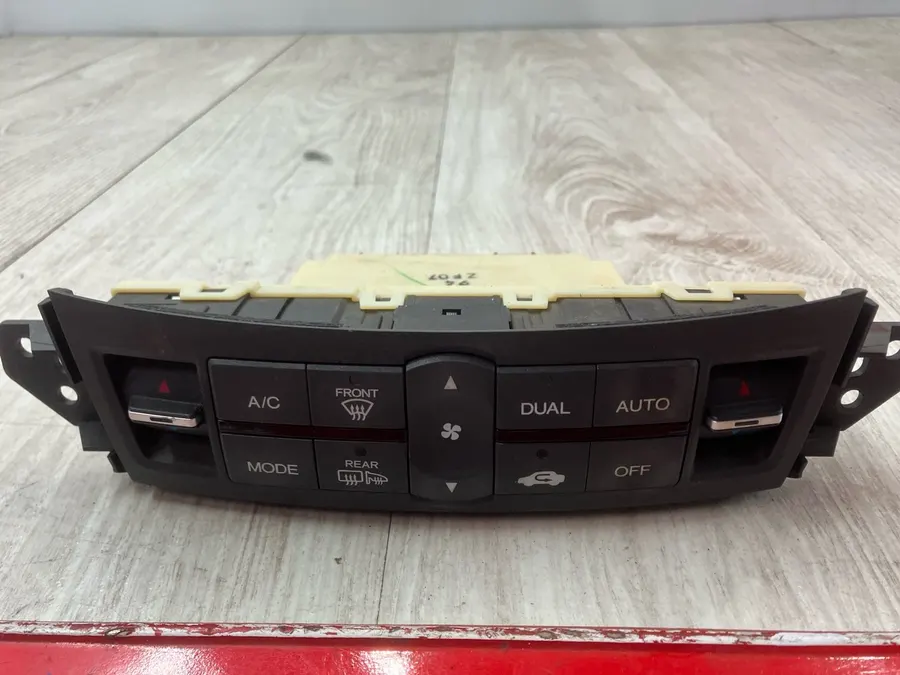 Блок управления климат-контролем honda accord 8 K24A 2010 (б/у)