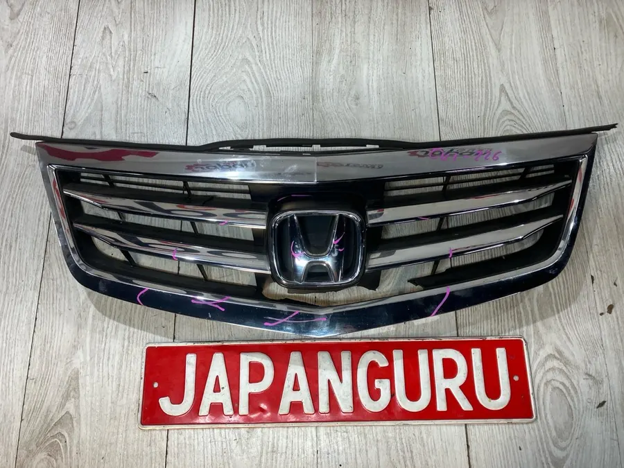 Решетка радиатора honda accord 8 РЕСТАЙЛИНГ R20A 2011 (б/у)
