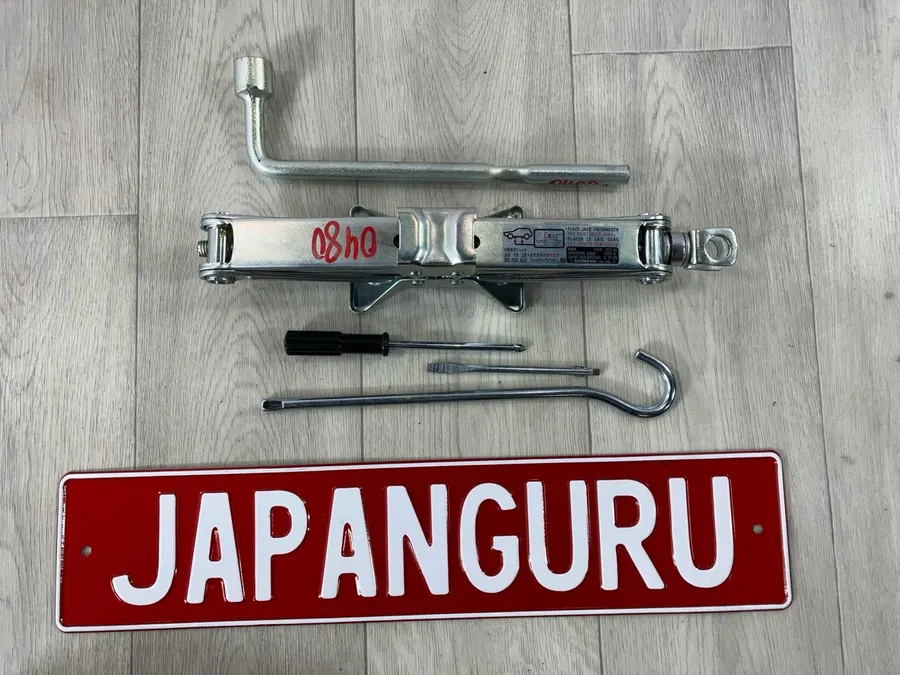 Домкрат honda civic 4d 8 R18 2008 (б/у)