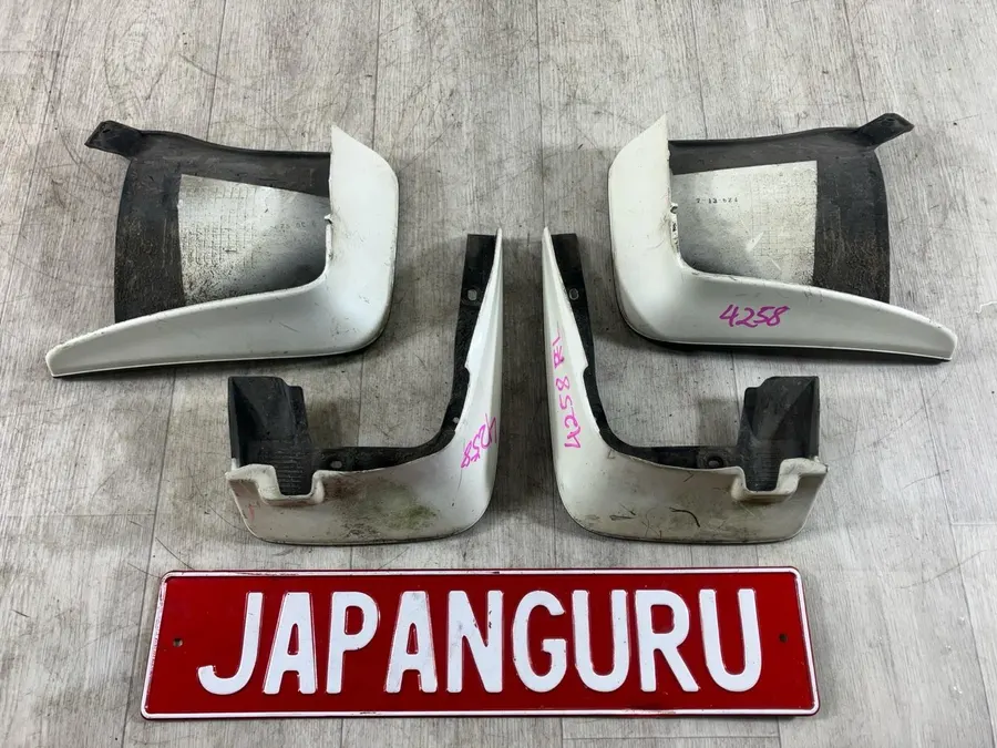 Брызговик honda accord 8 K24A 2010 (б/у)