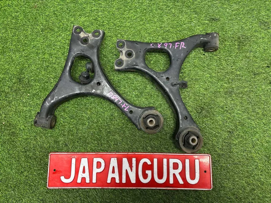 Комплект нижних рычагов honda civic 8 LDA 2006 перед. (б/у)