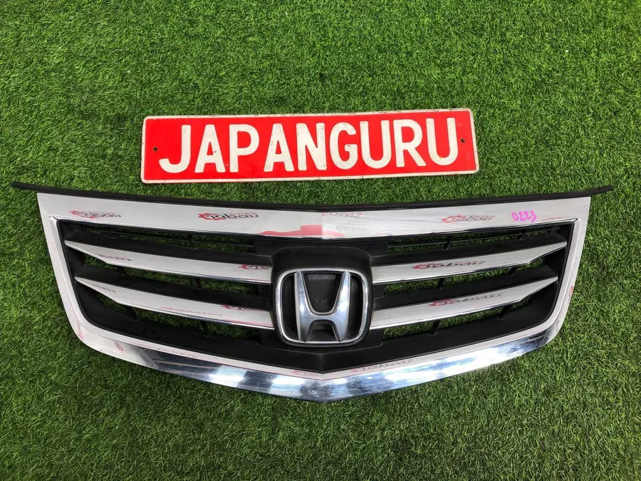 Решетка радиатора honda accord 8 R20A 2011 (б/у)