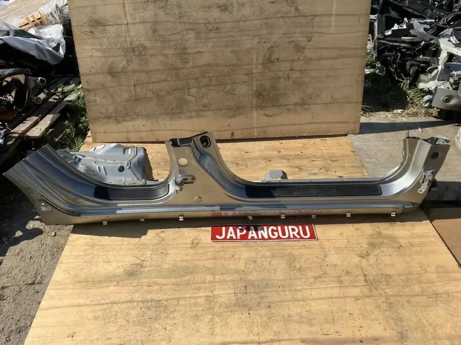 Порог кузова Honda Accord 8 K24A 2010 прав. (б/у)