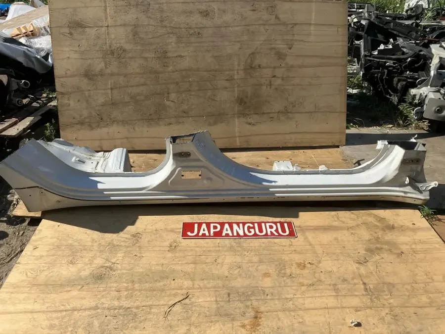 Порог кузова Mitsubishi Lancer 10 4B11 2.0 2009 прав. (б/у)