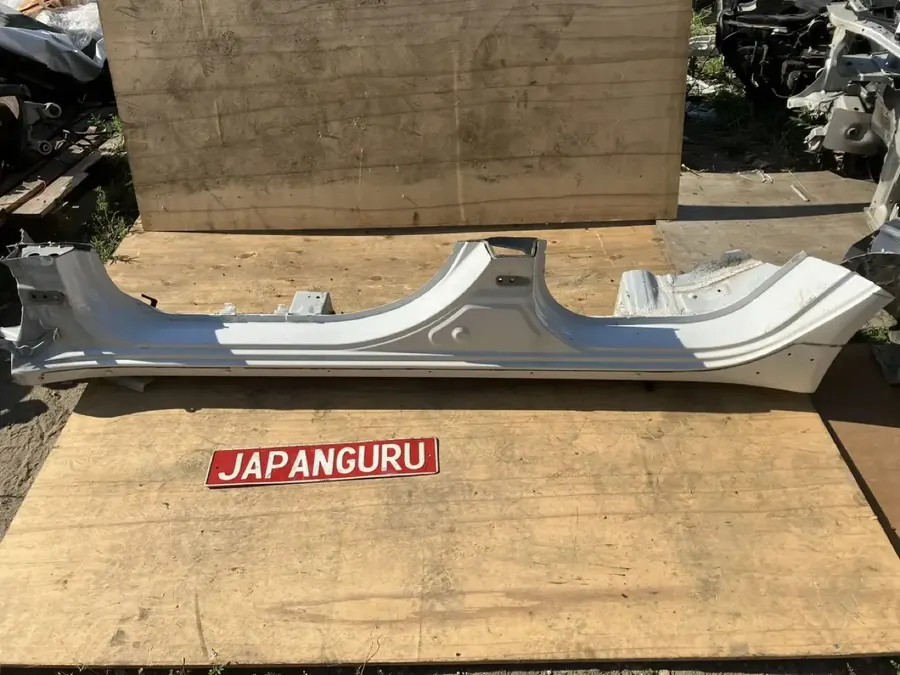 Порог кузова Mitsubishi Lancer 10 4B11 2.0 2009 лев. (б/у)